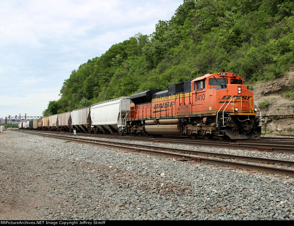 BNSF 8410